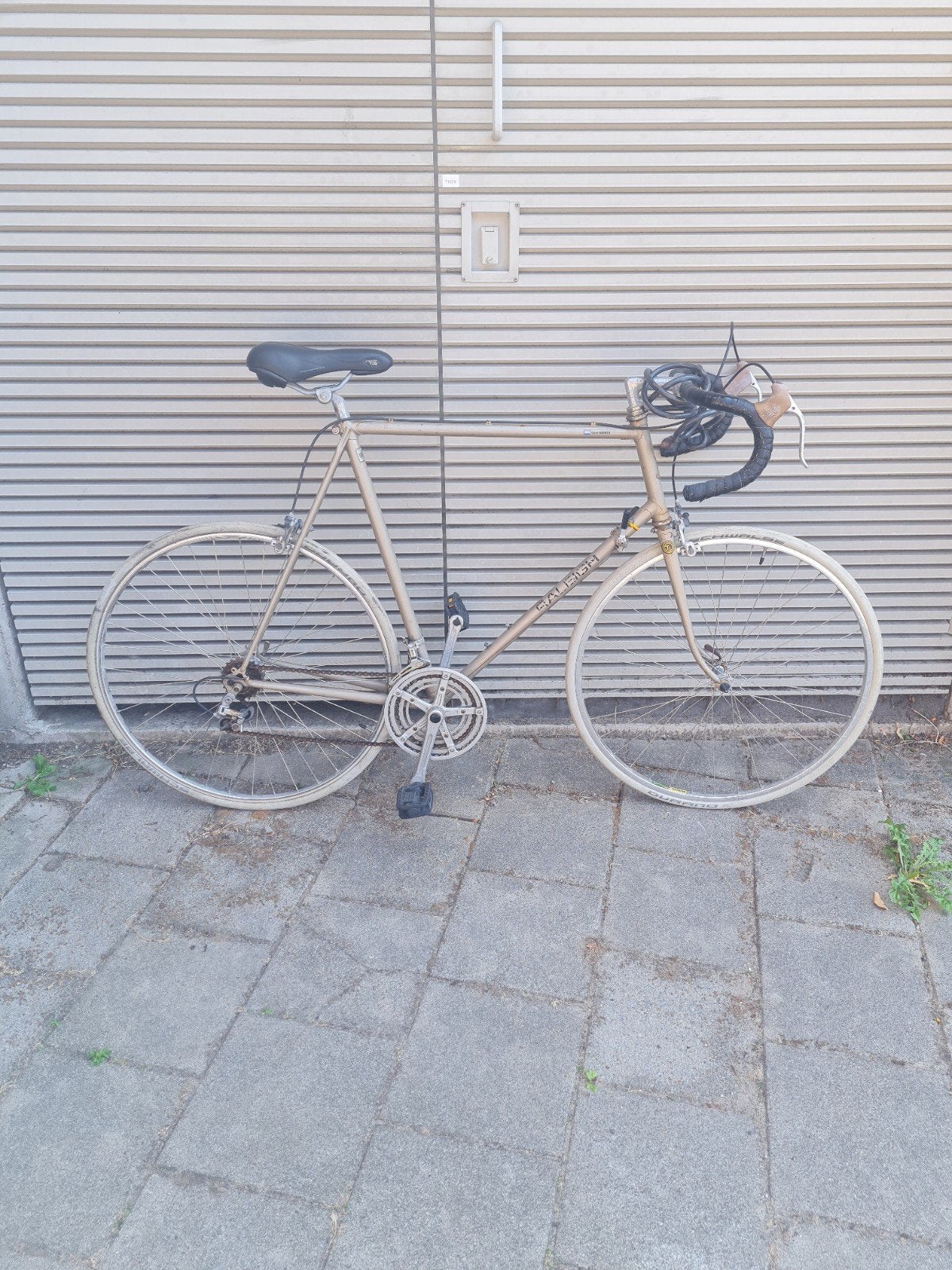 Racefiets Raleigh 28inch 2/5 versnellingen doet uitstekend, Fietsen en Brommers, Fietsen | Oldtimers, 51 tot 55 cm, Ophalen