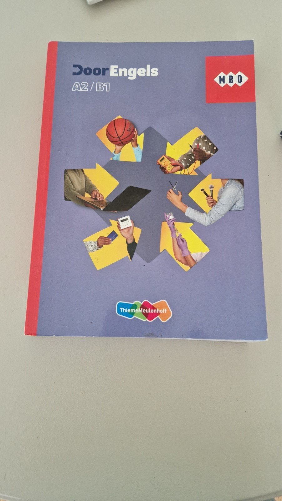 Door Engels A2/B1 MBO Leerwerkboek, ongebruikt, Ophalen of Verzenden, Zo goed als nieuw, Jantine Broek, Nederlands