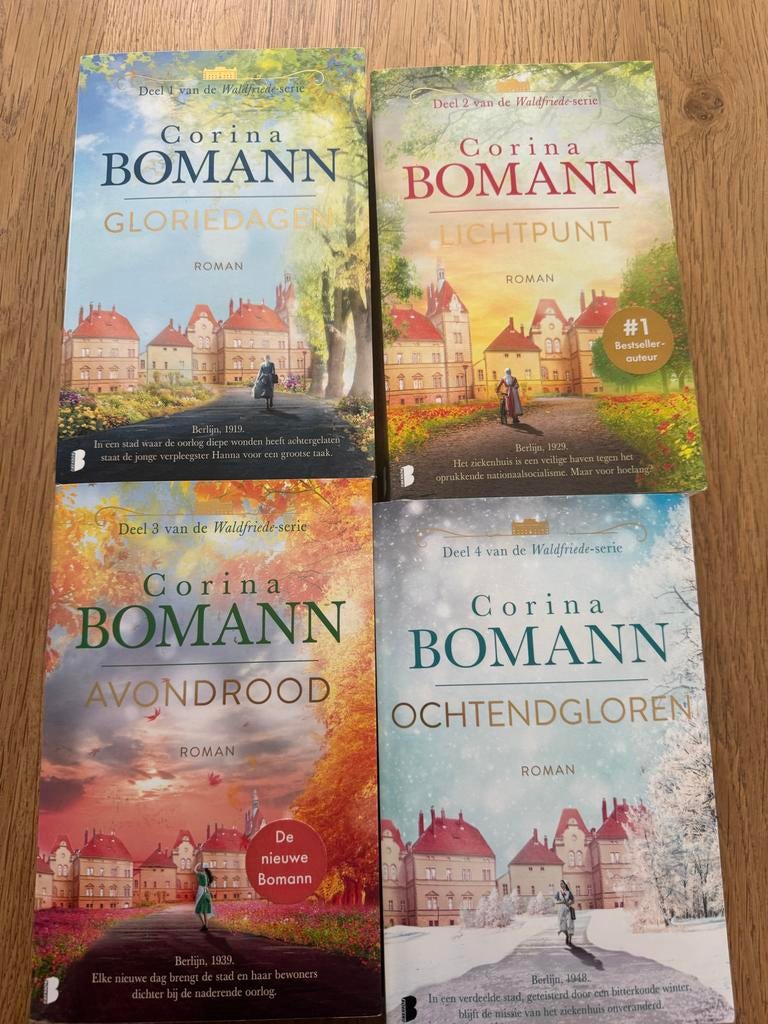 Corina Bomann - De Waldfriede-serie (deel 1-4), Ophalen of Verzenden, Zo goed als nieuw