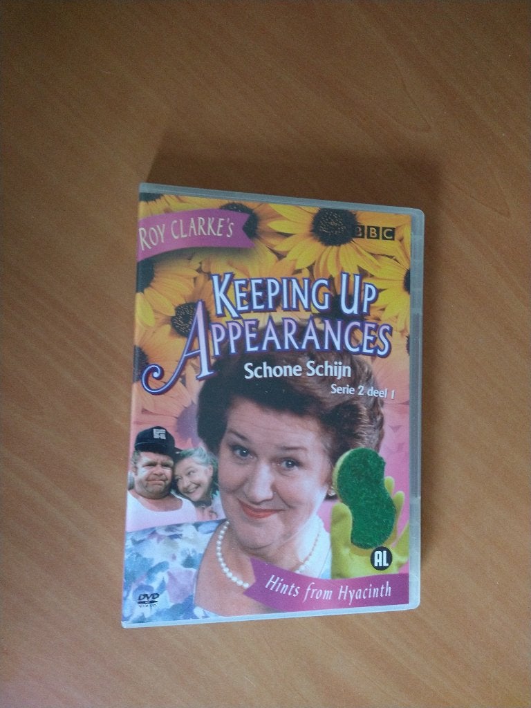 DVD Keeping Up Appearances. Schone schijn. Serie 2 deel 1, Alle leeftijden, Ophalen of Verzenden, Zo goed als nieuw