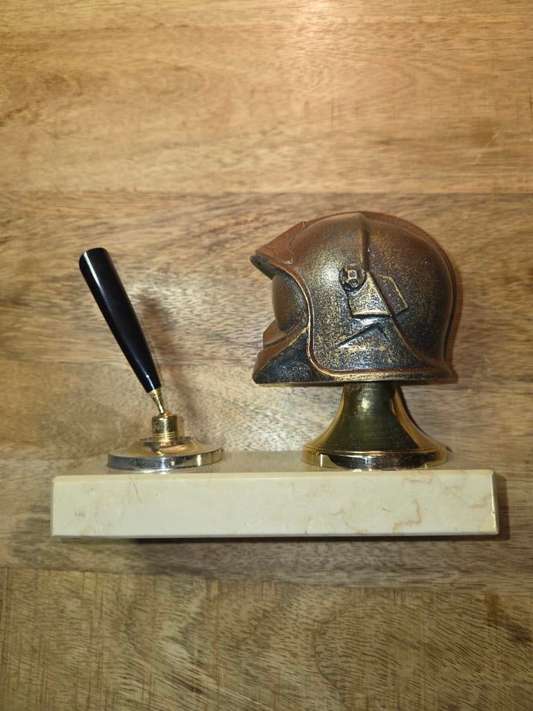 Vintage bureau-ornament brandweerhelm penhouder, Antiek en Kunst, Antiek | Kantoor en Zakelijk, Ophalen of Verzenden
