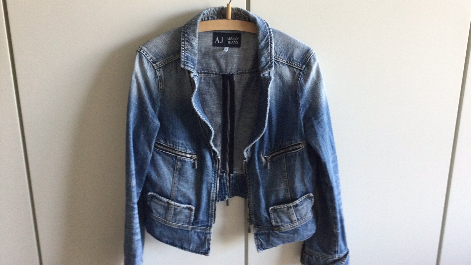 Armani indigo jeans jasje met veel ritsen, Kleding | Dames, Ophalen of Verzenden, Zo goed als nieuw, Maat 42/44 (L), Blauw