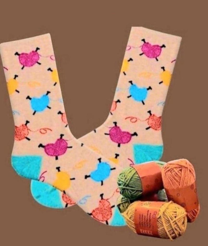 HANDWERK SOKKEN + 4 BOLLETJES KATOEN, Ophalen of Verzenden, Nieuw