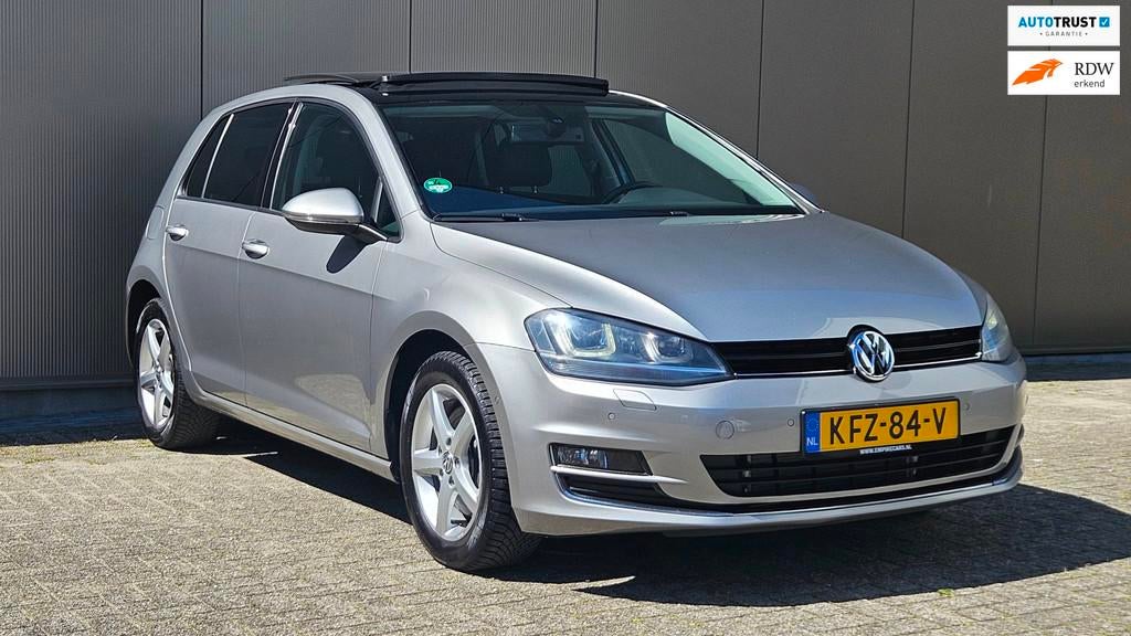 Volkswagen GOLF 1.4 TSI ACT Highline l Pano l trekhaak l FUL, Auto's, Gebruikt, Euro 6, 4 cilinders, 150 pk