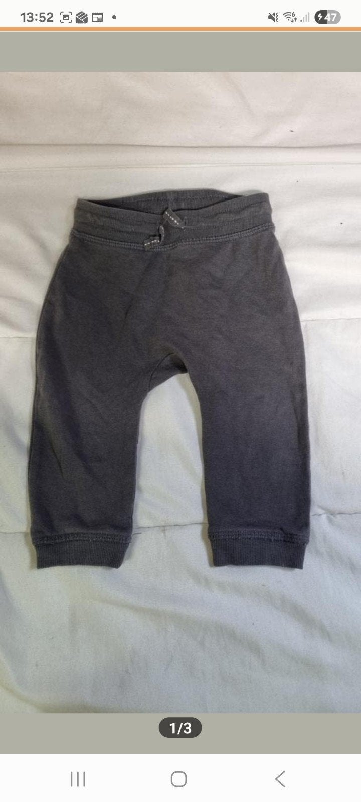 Grijs broekje H&M maat 74 met trekkoordje, Kinderen en Baby's, Babykleding | Maat 74, Gebruikt, Broekje, H&M, Ophalen of Verzenden
