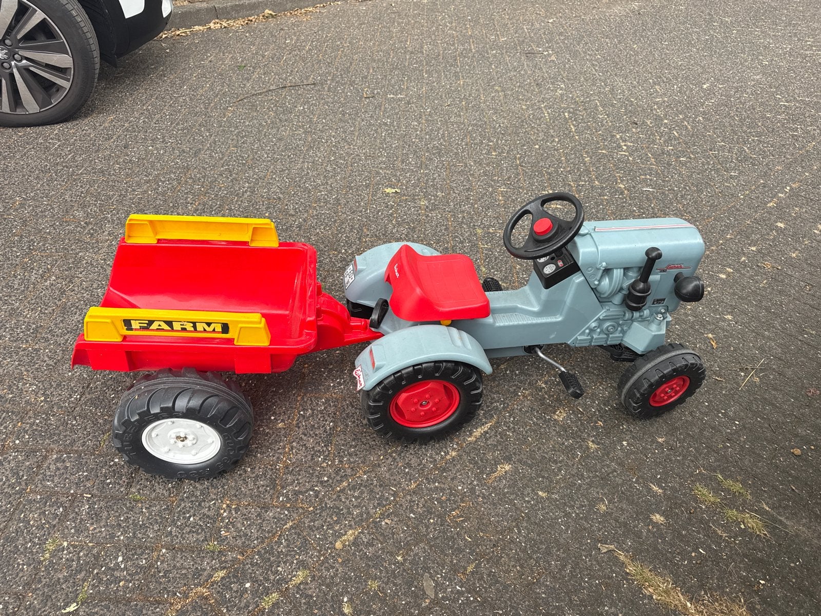 Mooie Traktor met aanhanger - Zo goed als nieuw!, Ophalen, Gebruikt, Trapvoertuig