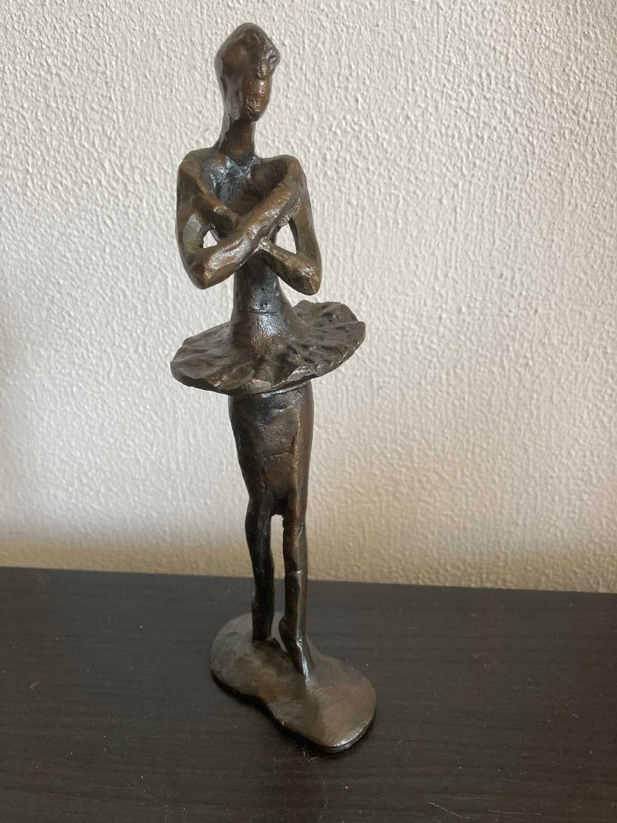 Massief bronzen ballerina in brutalistische stijl, Brutalistisch, Ophalen of Verzenden, 20 - 50 cm, Beeld