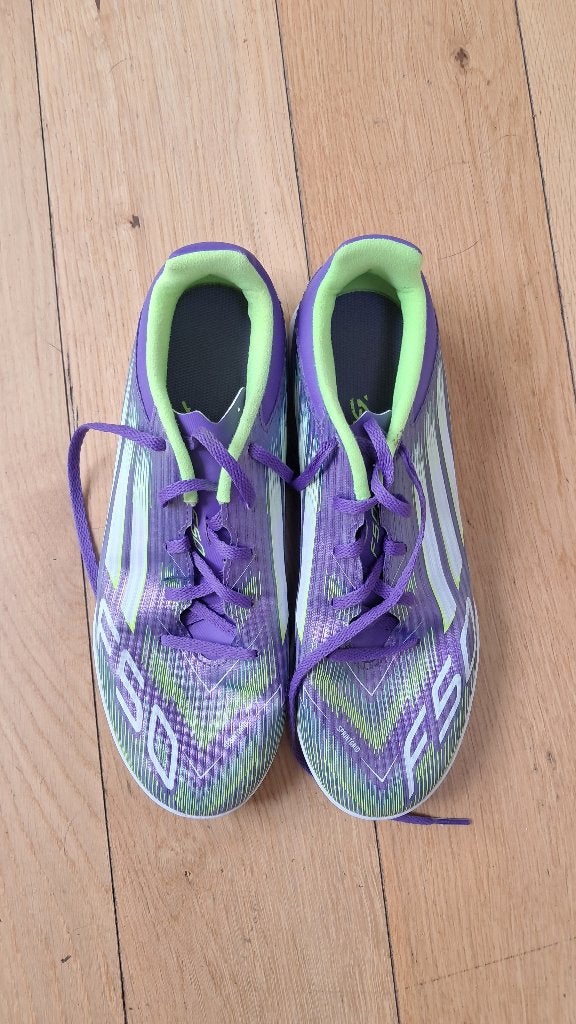 Adidas gymschoenen binnen 42, Adidas, Ophalen of Verzenden, Zo goed als nieuw, Jongen of Meisje
