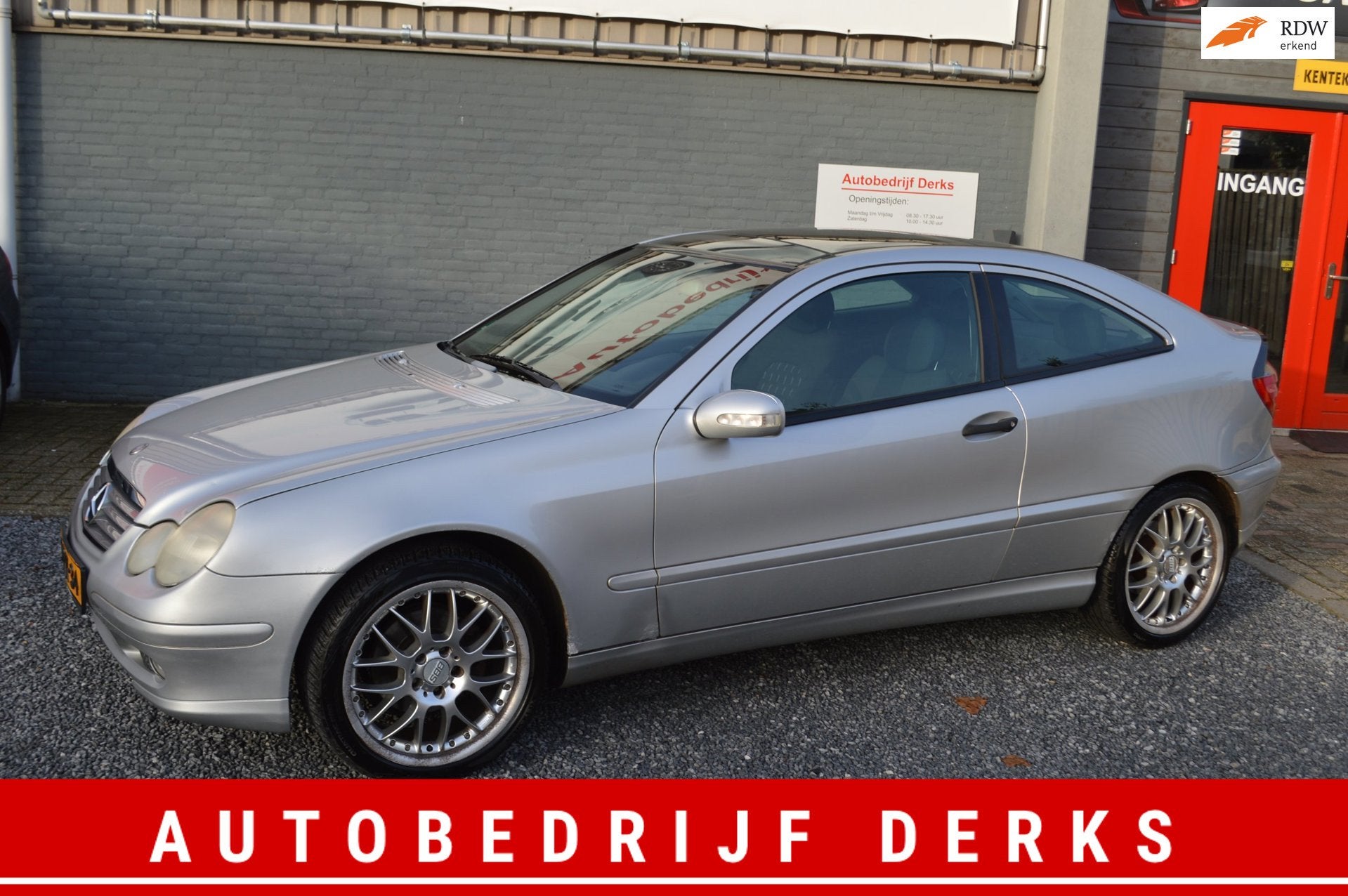 Mercedes-Benz C-klasse Sportcoupé 180 Airco Pano Stuurbekra, Auto's, Gebruikt, 4 cilinders, 129 pk, 4 stoelen