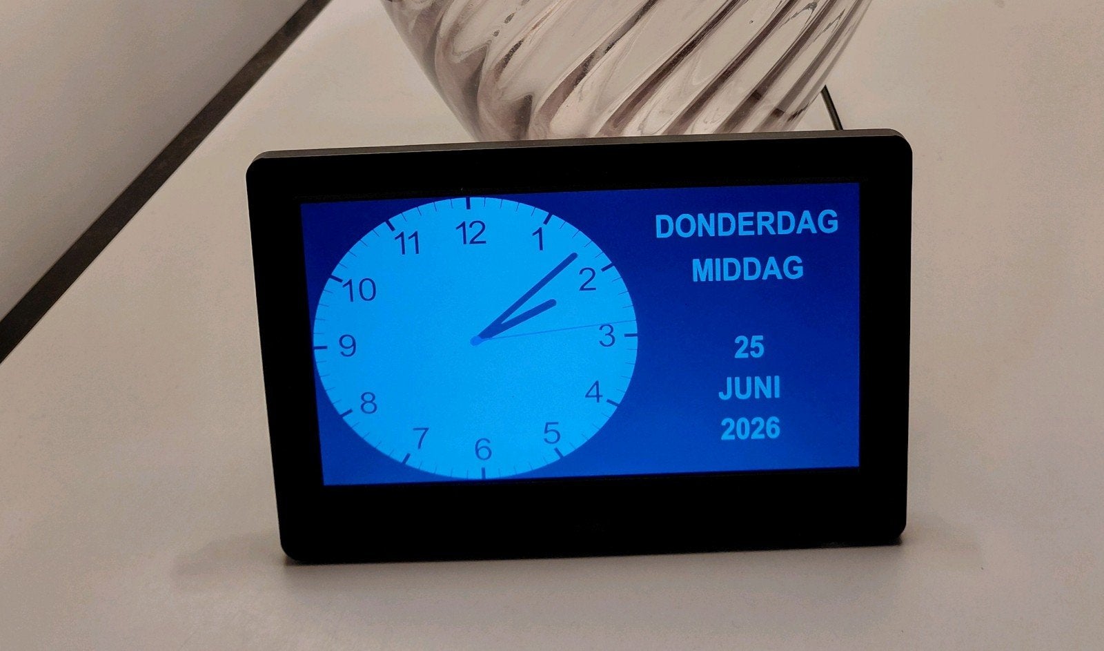 Digitale dementie Dagklok - Analoog en Digitaal Display, Huis en Inrichting, Overige typen, Ophalen of Verzenden, Zo goed als nieuw