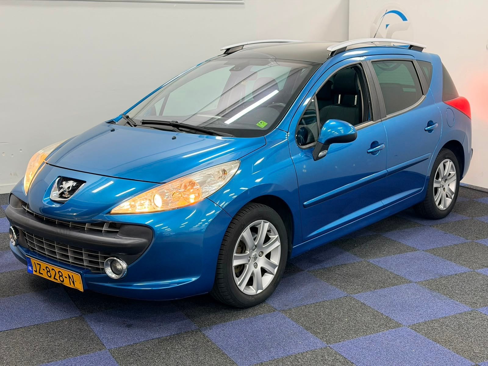 Peugeot 207 SW 1.6 VTi X-line / PANORAMADAK / AUTOMAAT / NAP, Dealer onderhouden, Gebruikt, 4 cilinders, Blauw