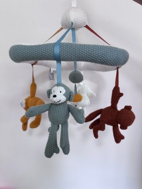 Box met mobiel en boxkleed te koop, Kinderen en Baby's, Boxen, Ophalen, Gebruikt, Vierkant, In hoogte verstelbaar