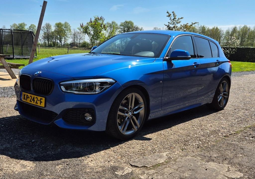 BMW 1-Serie 118i M-Sport High Executive NL Dealer NAP 2e eig, Auto's, Blauw, 650 kg, 19 km/l, Particulier