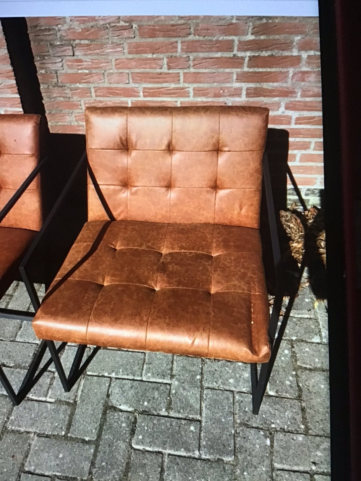 Leren stoel met stalen framen, Huis en Inrichting, Stoelen, Ophalen, Zo goed als nieuw, Eén