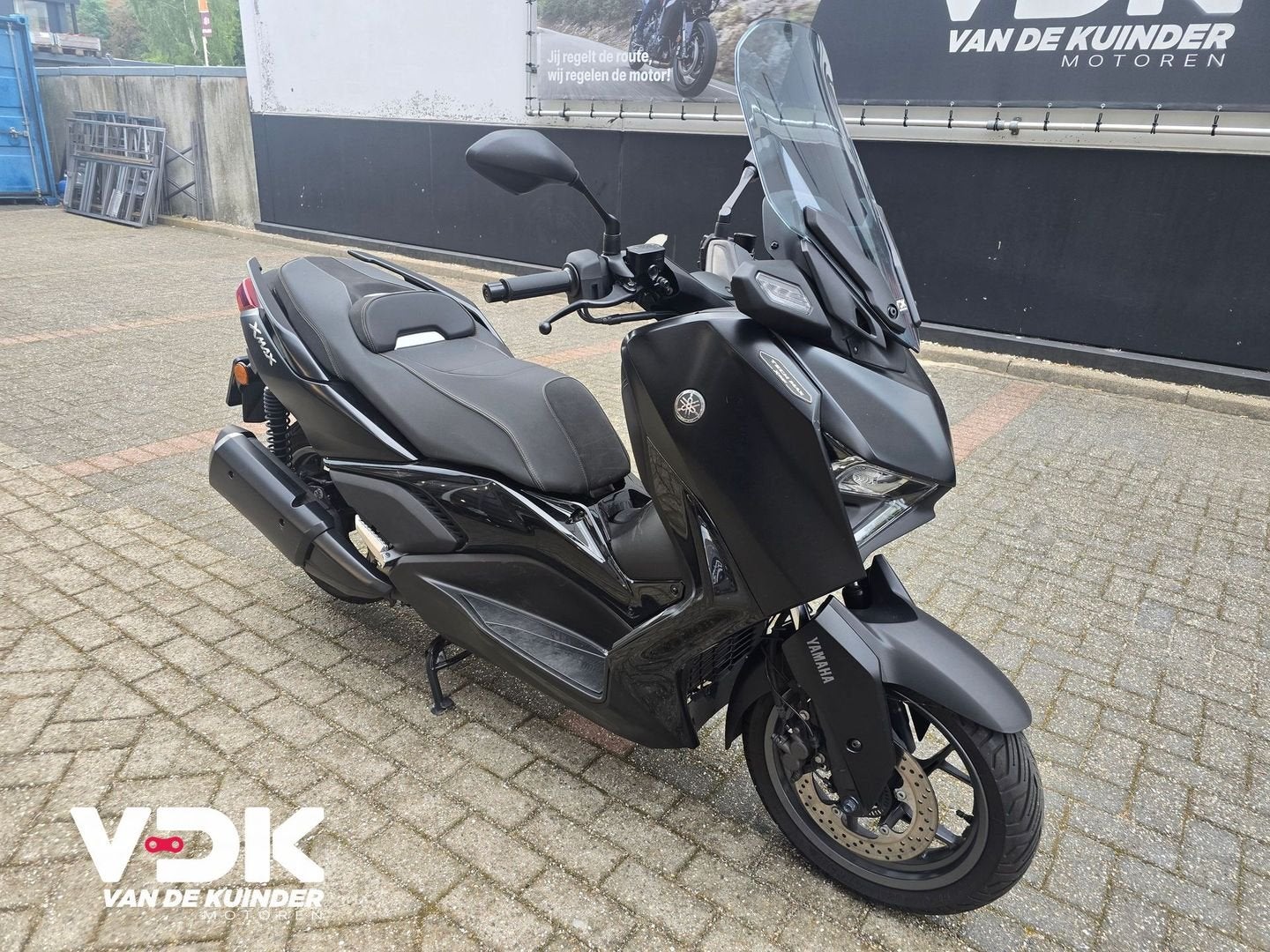 YAMAHA X MAX 300 TECH MAX (bj 2024) 7,647 km, Scooter, 292 cc, Bedrijf, Onbekend