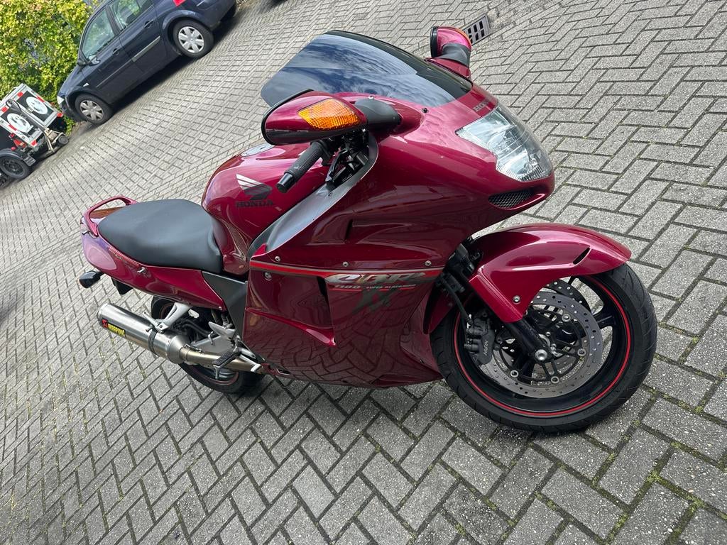 Honda CBR1100XX Super blackbird, nieuw onderhoud, Org. Akra, 4 cilinders, Motorrijbewijs A, Gebruikt, Sportuitlaat
