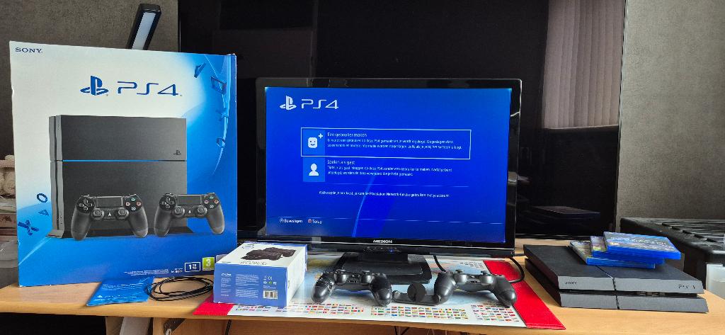 PS4 Playstation 4 + scherm, Spelcomputers en Games, Games | Sony PlayStation 4, Gebruikt, Platform, 1 speler, Vanaf 3 jaar, Online
