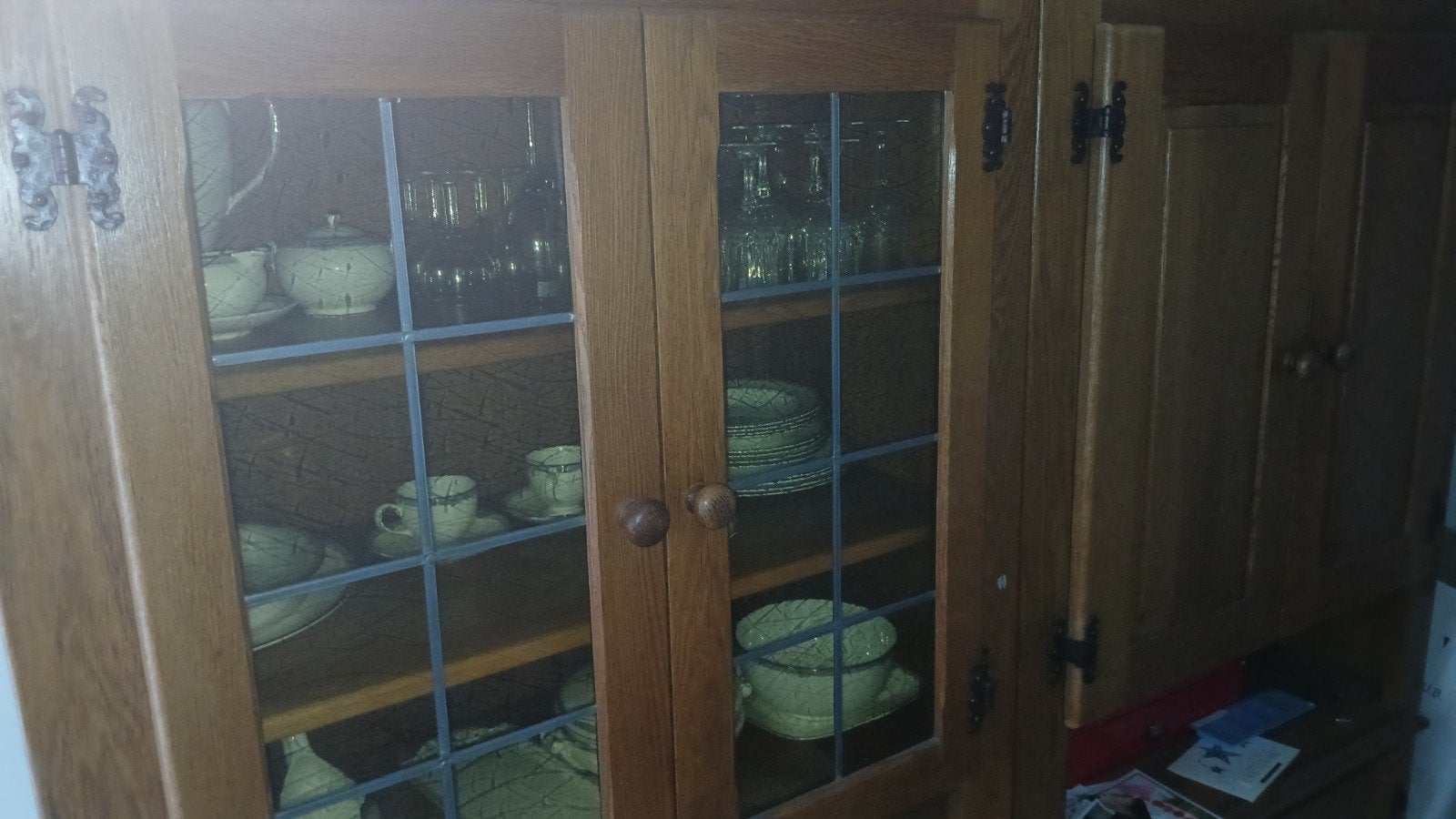 Eikenhouten kast Oisterwijk., Ophalen