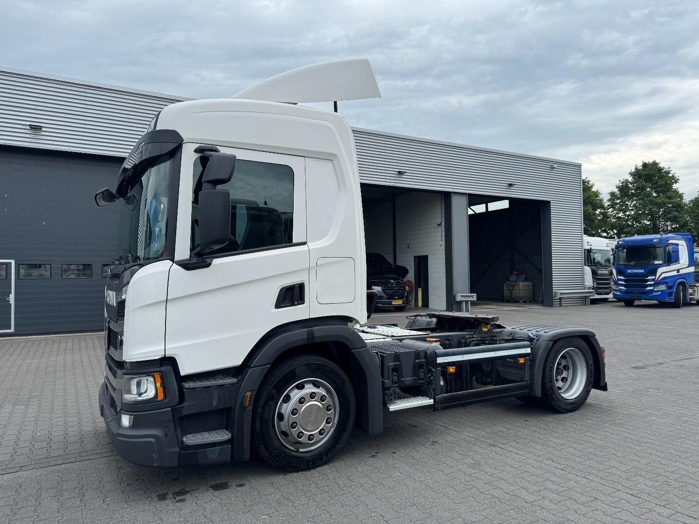 Scania P360 4x2 , 134000 km ! perfect distribution truck HT2, Auto's, Vrachtwagens, Euro 6, Scania, Wit, Bedrijf