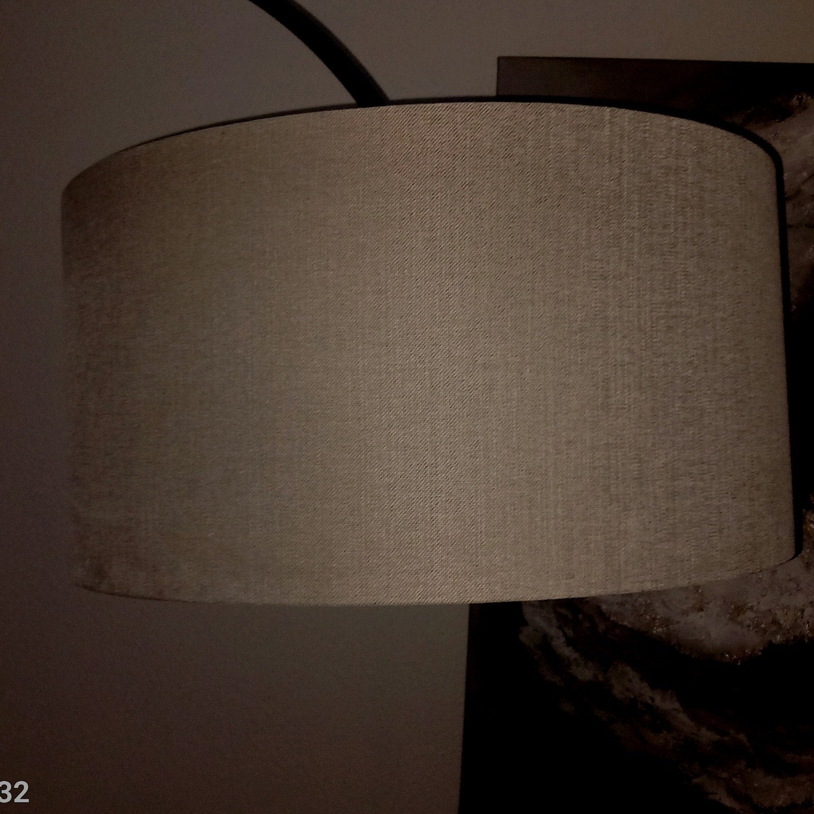 Stijlvolle taupe lampenkap, Ophalen, Rond, 30 cm, Zo goed als nieuw