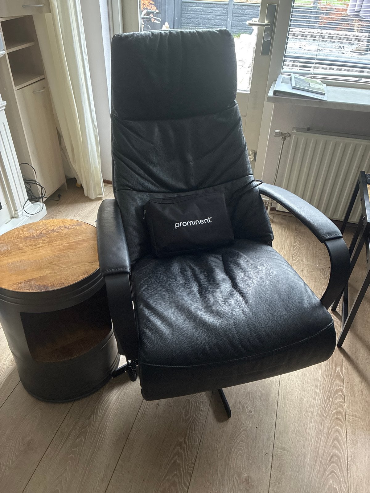 Prominent Relaxfauteuil/sta-op - Elektrisch Verstelbaar, Ophalen, Gebruikt, 100 tot 125 cm, Leer