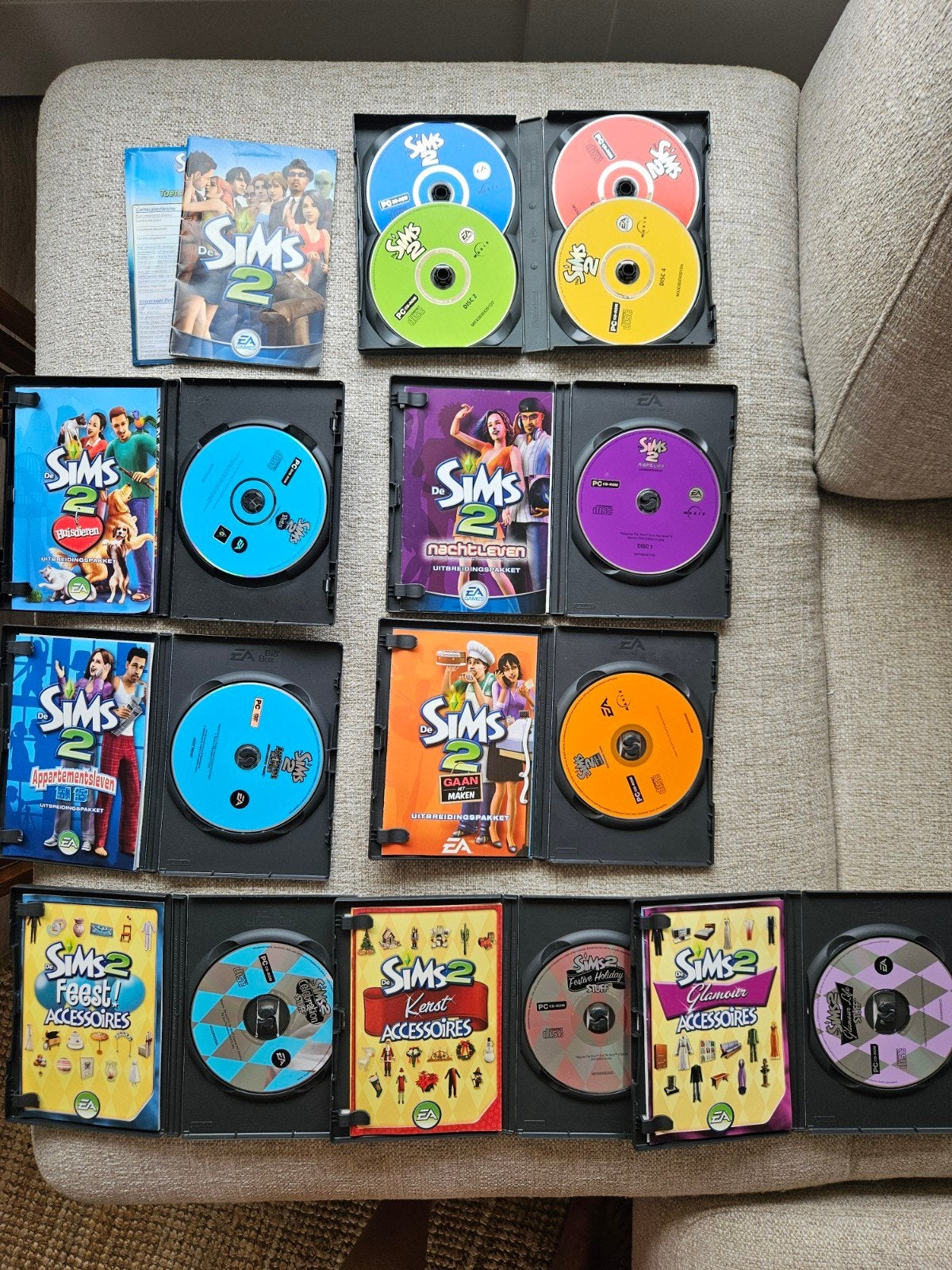 De Sims 2 PC CD-ROM basisspel + uitbereidingen, Spelcomputers en Games, Ophalen of Verzenden, Gebruikt