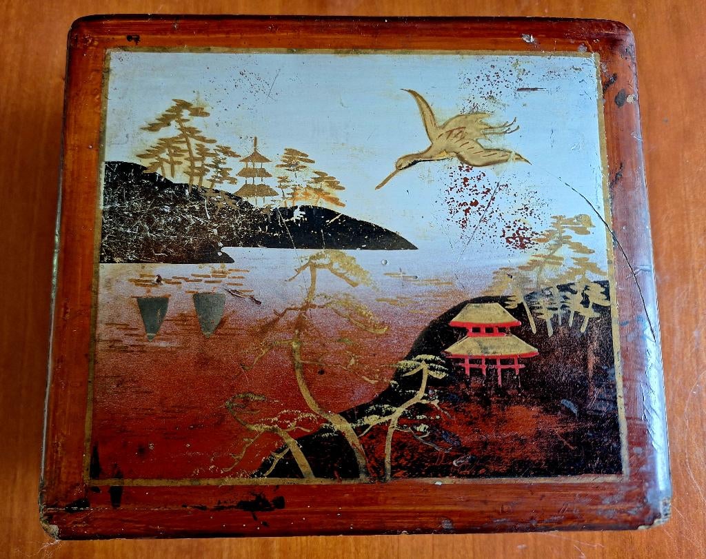 Oude Chinese lakdoos, kraanvogel, tempel, Antiek en Kunst, Ophalen of Verzenden