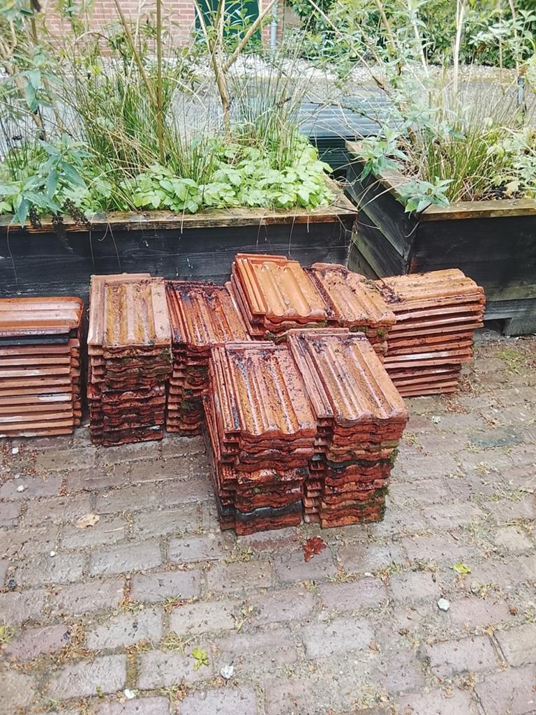 Gratis dakpannen, 15m2 beschikbaar, Doe-het-zelf en Verbouw, Dakpannen en Dakbedekking, Gebruikt, Steen of Klei, Ophalen of Verzenden