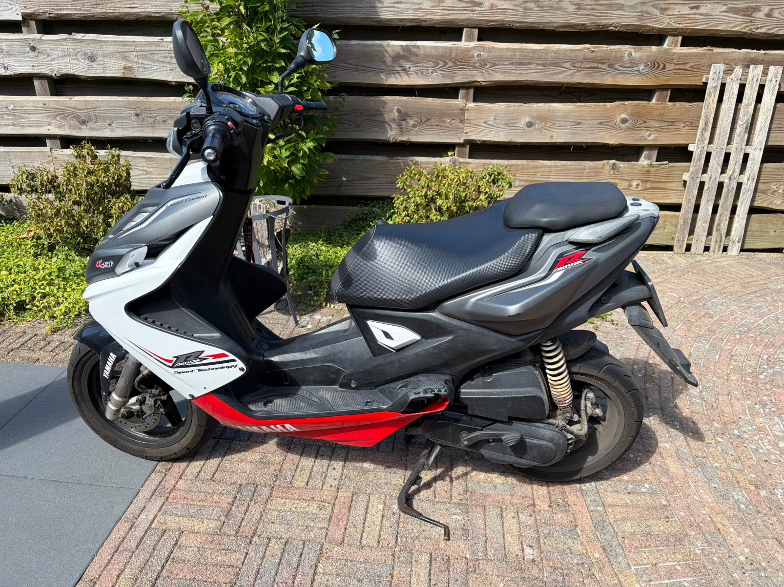 Yamaha aerox ns50f 4takt scooter bj2016, Fietsen en Brommers, Scooters | Yamaha, Ophalen, Gebruikt, Aerox, Maximaal 45 km/u