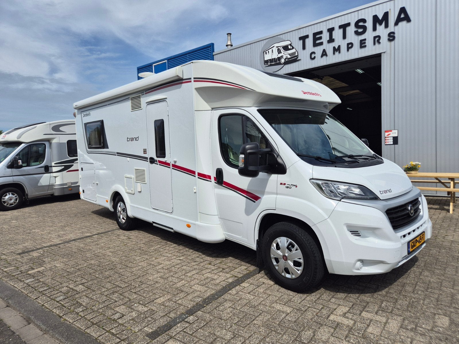 DETHLEFFS TREND T7057 | EURO 6 |2018 ZONNEPANEEL | MAXXFAN |, Caravans en Kamperen, Campers, Standaard zit, Ringverwarming, Fiat