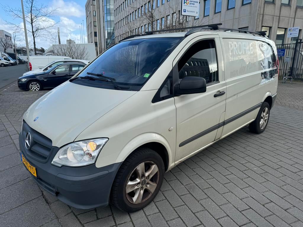 Mercedes-Benz Vito 110CDI 2.2 CDI 2012 EUR5 LAGE KMSTAND, Auto's, Bestelauto's, Euro 5, Stof, Zwart, Beige