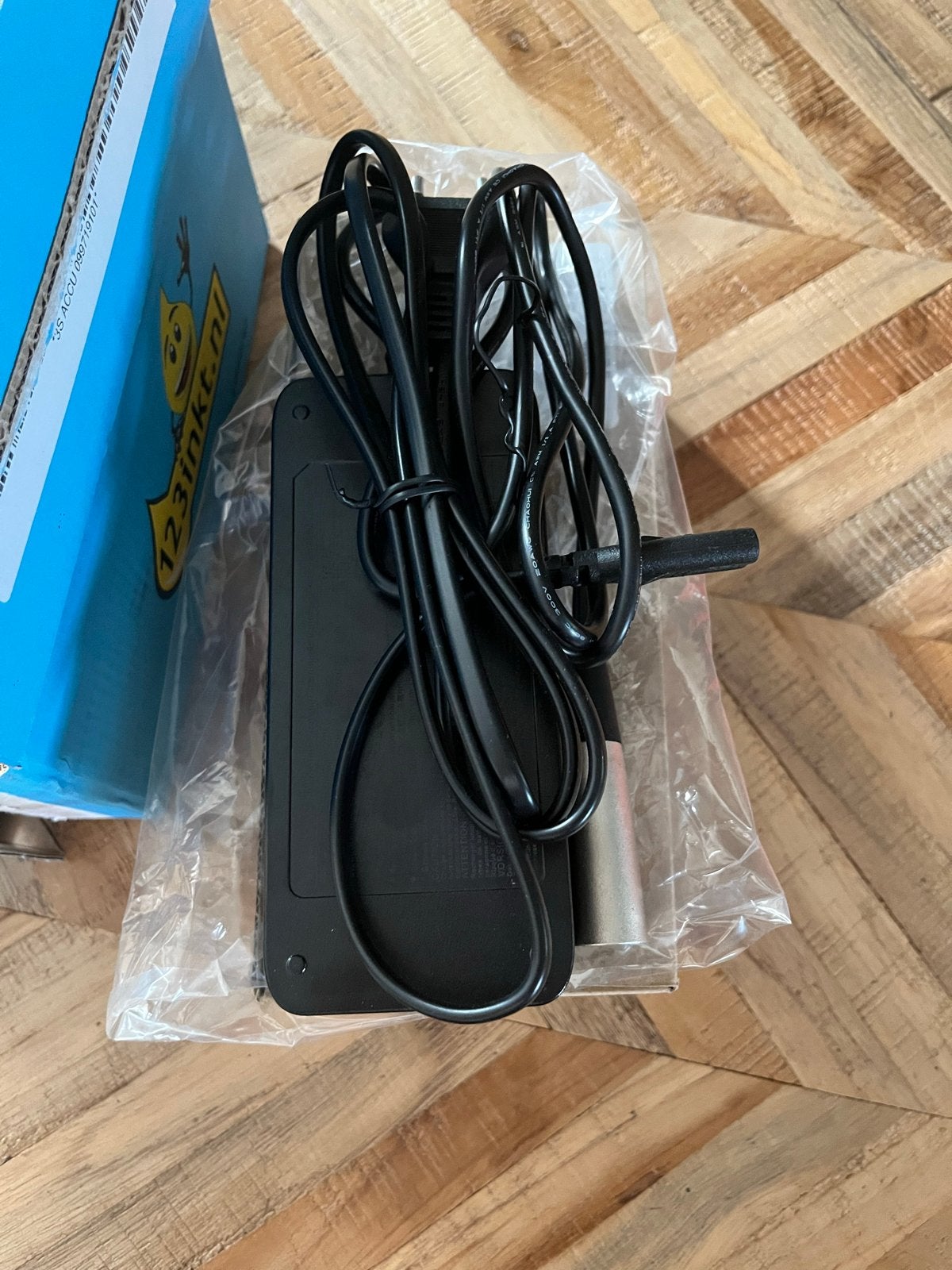 Nieuwe Universele E-bike Acculader 3-Pins XLR (42V, 2A), Nieuw