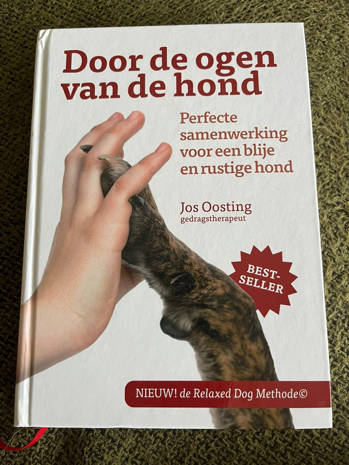 Jos oosting 7e druk door de ogen van een hond, Ophalen of Verzenden, Zo goed als nieuw, Honden