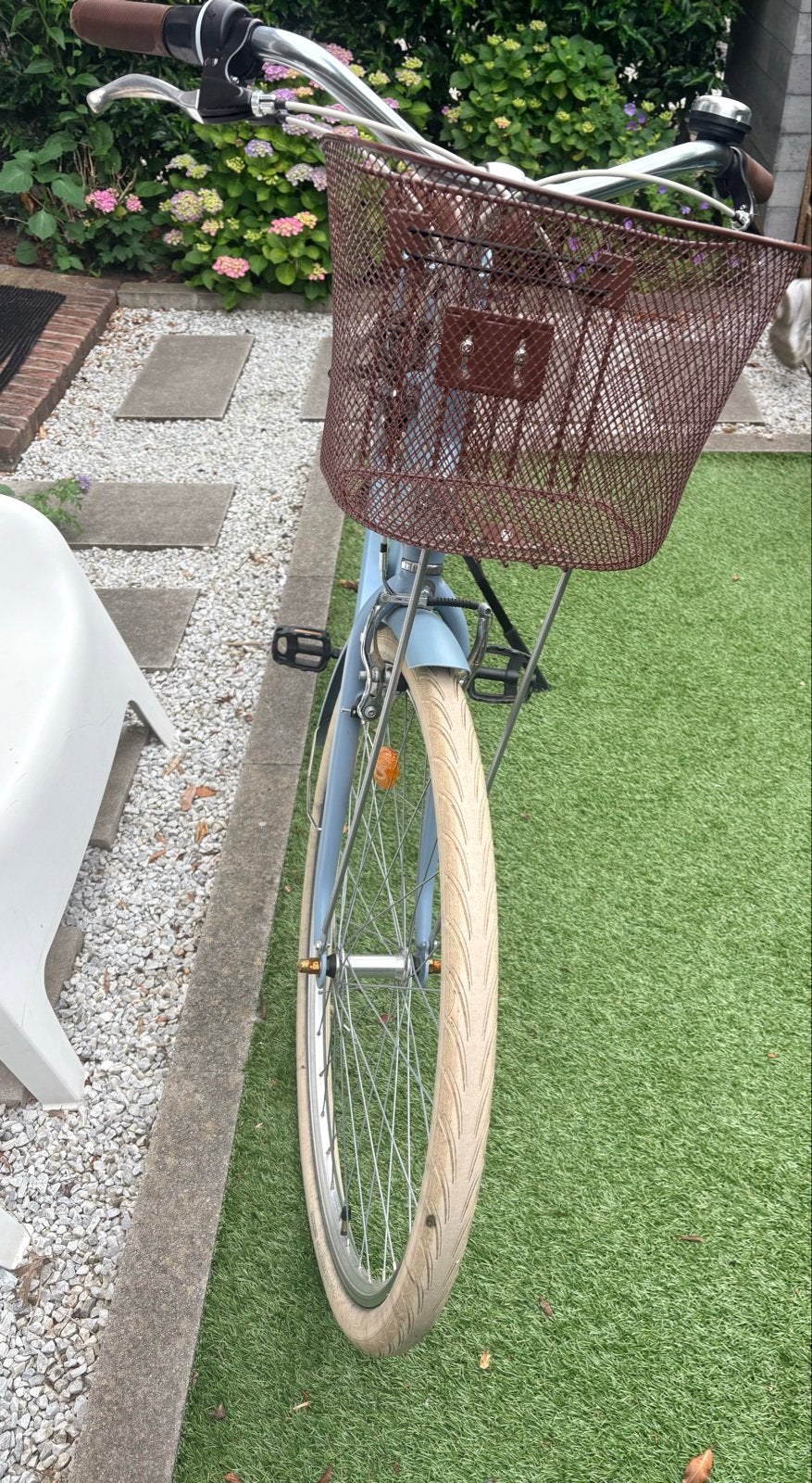 B'Twin Stadsfiets 28 inch met Mandje en Bagagedrager, Gebruikt, Velgrem, Versnellingen, 50 tot 53 cm