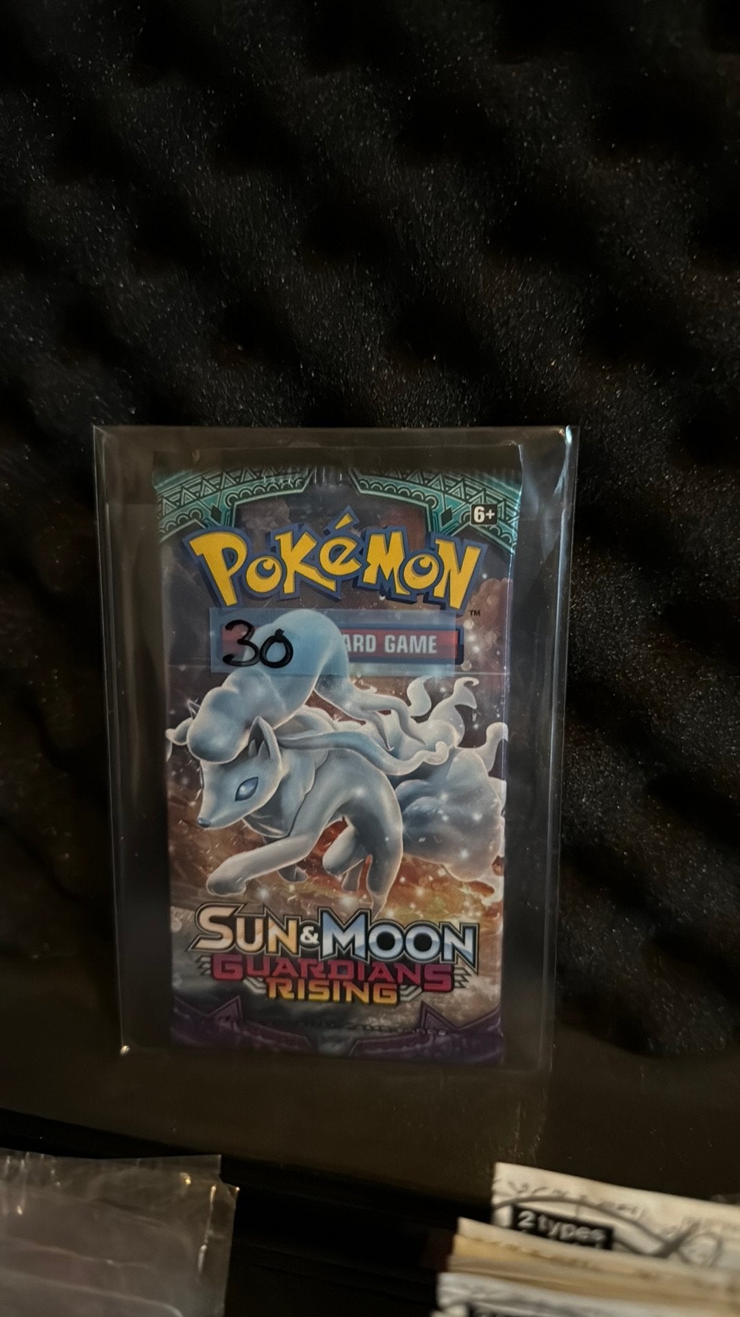 Sun & Moon guardians rising booster pack, Ophalen of Verzenden, Zo goed als nieuw, Booster