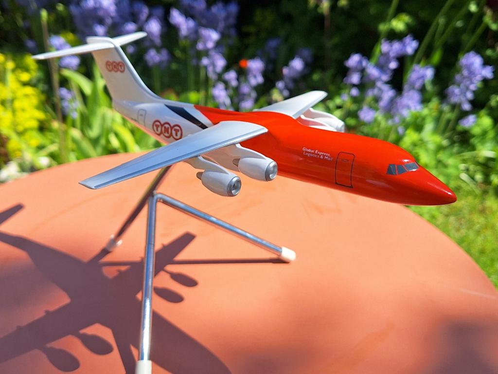 TNT BAE-146 model, Tuin en Terras, Windwijzers en Windmolens, Ophalen of Verzenden