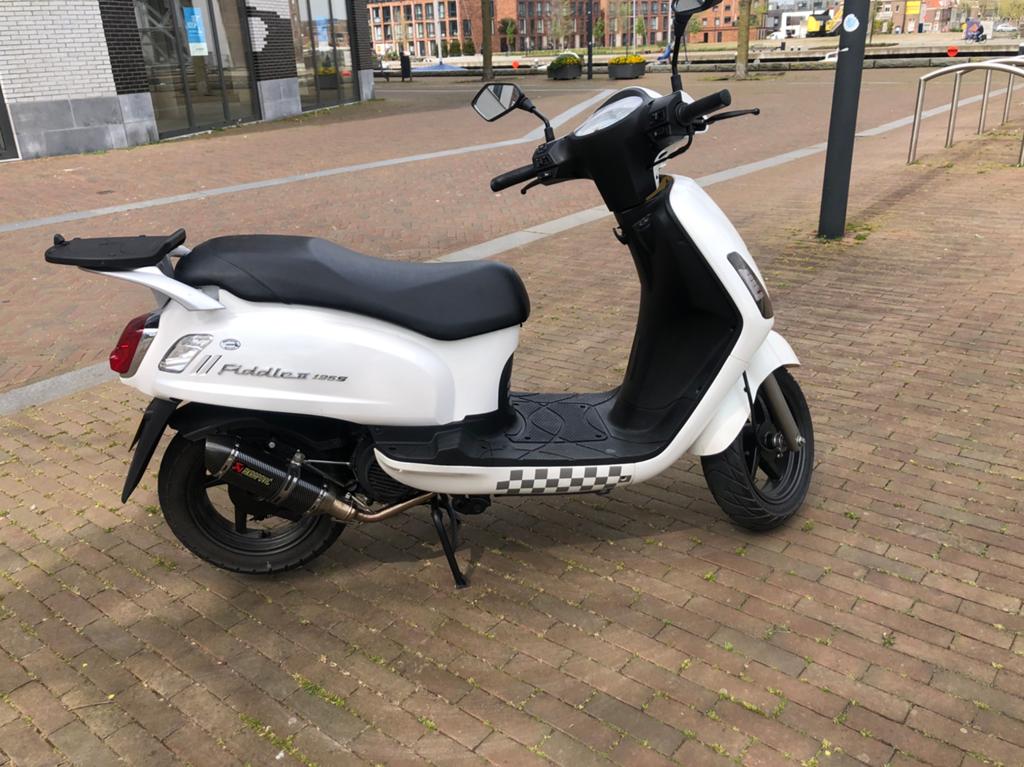 3x Sym Fiddle 2 (125s) witte/grijze, Fietsen en Brommers, Scooters | SYM, Zo goed als nieuw, Fiddle, Benzine, Ophalen of Verzenden