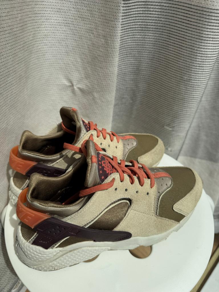 Nike Huarache Sneakers - Maat 38.5, Ophalen of Verzenden, Gedragen, Bruin, Sneakers of Gympen