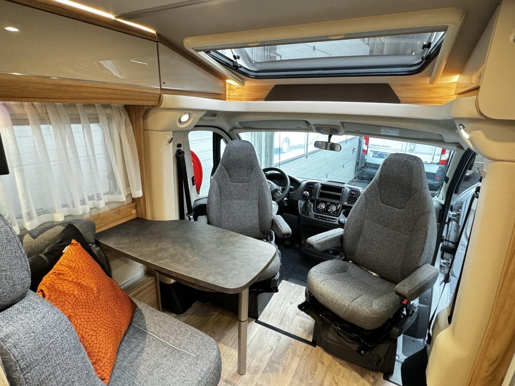 Hymer Exsis-T 474 - Automaat, Ringverwarming, Fiat, 6 tot 7 meter, Bedrijf