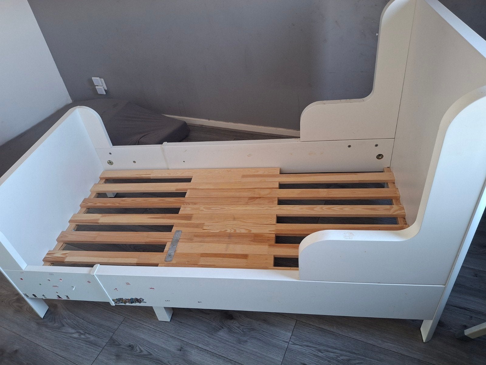 Mee groei bed zonder mattras

hier en daar is die vies en st, Ophalen, Gebruikt, 180 cm of meer, 85 tot 100 cm