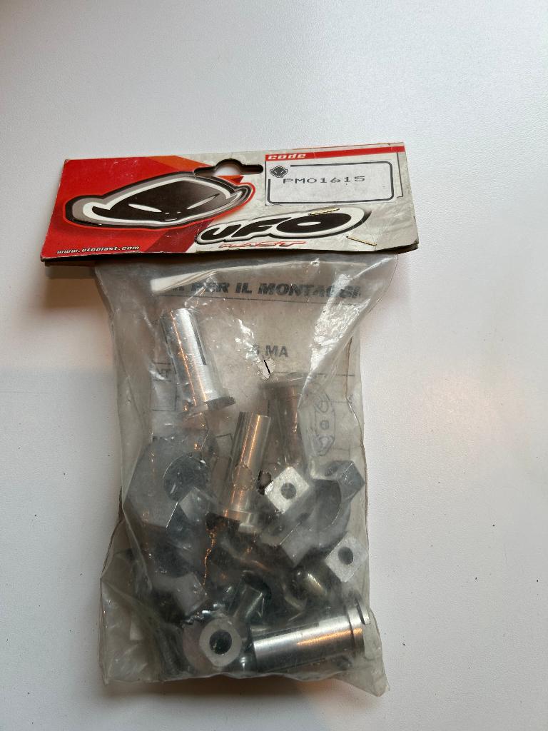 UFO integrale handkap bevestigings kit PM01615, Motoren, Ophalen of Verzenden