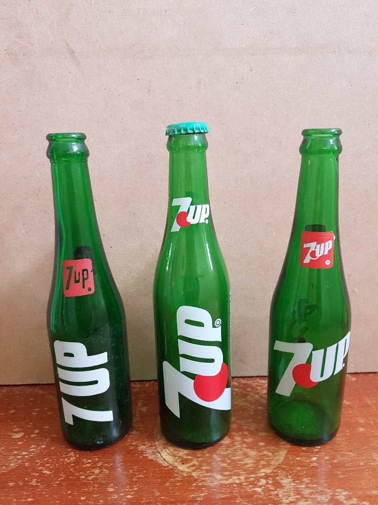 7UP Frisdrank Statiegeld fles - Vintage jaren 60-70, Ophalen of Verzenden, Gebruikt, Gebruiksvoorwerp