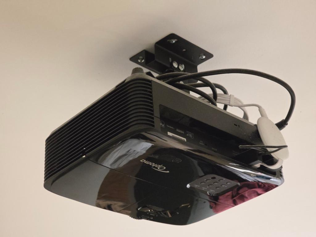 Optoma Full HD Beamer met Afstandsbediening  WK!, Ophalen of Verzenden, Zo goed als nieuw, DLP, Full HD (1080)