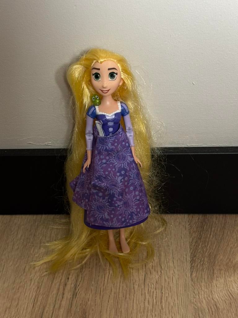Rapunzel speelpop met geluid en licht!, Kinderen en Baby's, Speelgoed | Poppen, Ophalen, Gebruikt