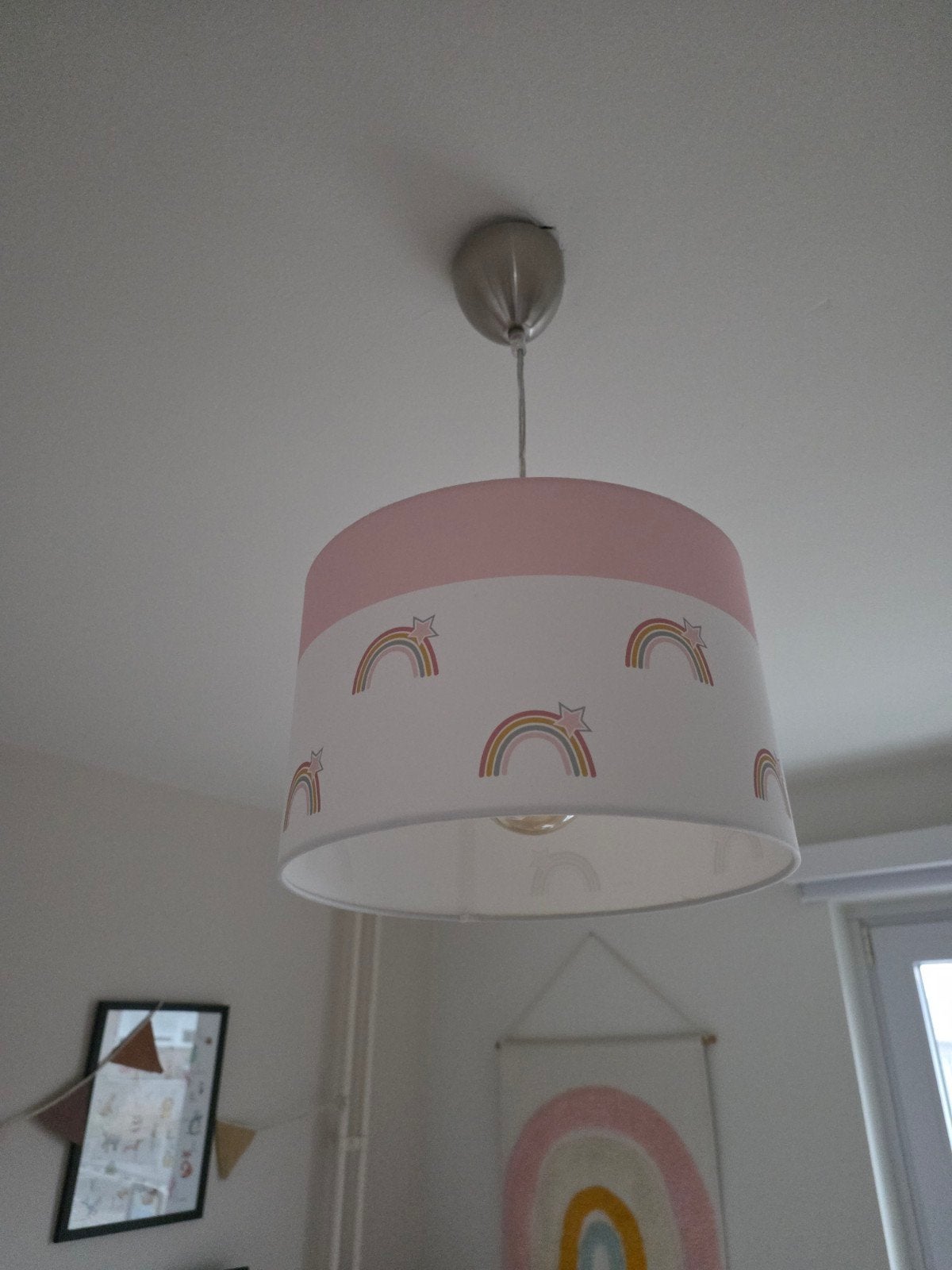 Leuke kinderlamp met regenboogjes voor de kinderkamer, Ophalen of Verzenden, Zo goed als nieuw, Regenboog, kindvriendelijk, speels