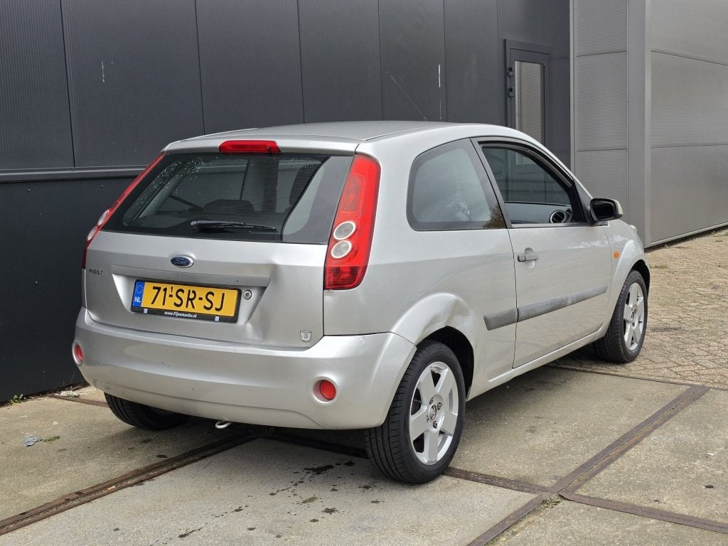 Ford Fiesta 1.4-16V Futura Airco Nieuwe APK ✅, Auto's, Gebruikt, 31 €/maand, 4 cilinders, 995 kg