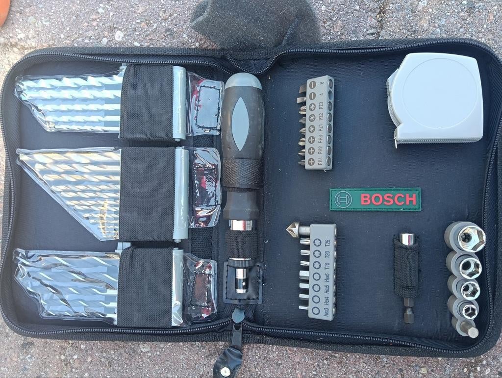Bosch Gereedschapset in Handige Opbergetui, Doe-het-zelf en Verbouw, Gereedschap | Handgereedschap, Zo goed als nieuw, Ophalen