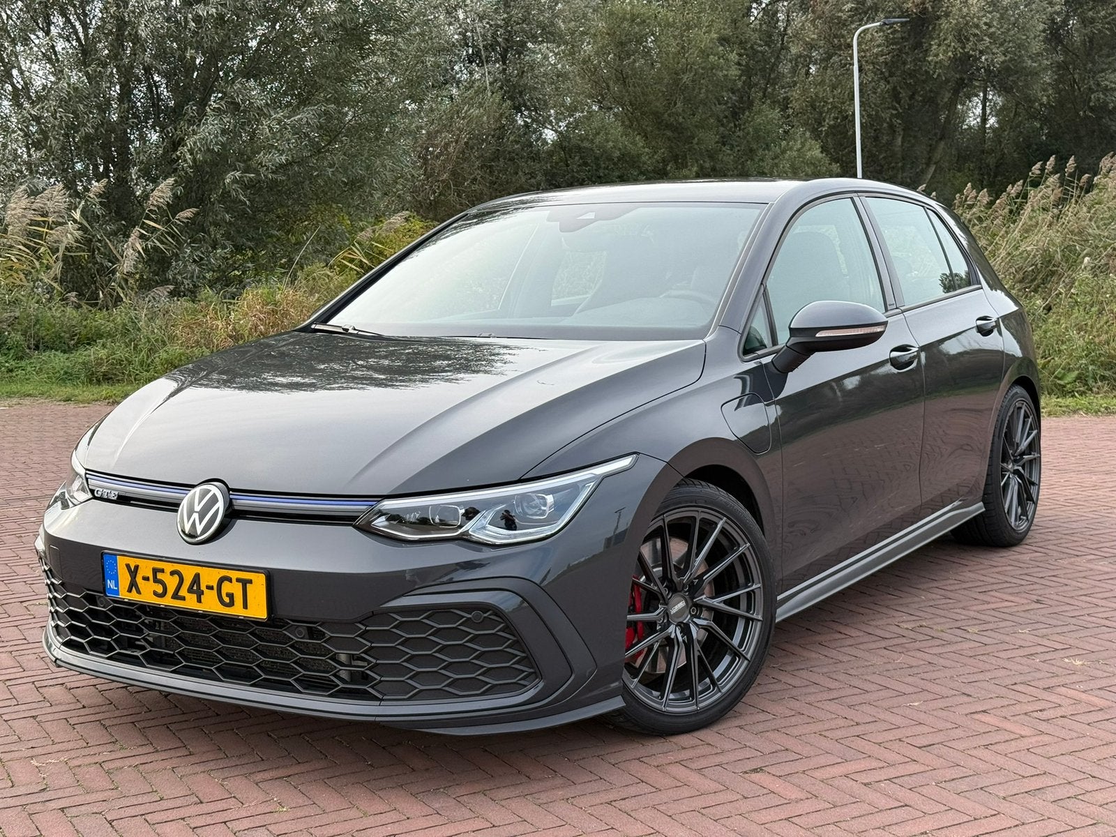 Volkswagen Golf 8 GTE 245 PK (Schade zie laatste foto’s), Auto's, Stof, Zwart, 4 cilinders, 1395 cc