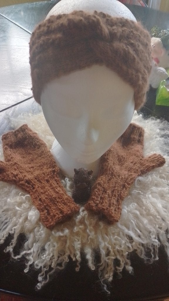 Alpaca set bruine polswarmers en hoofdband, handgemaakt, Ophalen of Verzenden, Nieuw, Maat 38/40 (M), Handschoenen