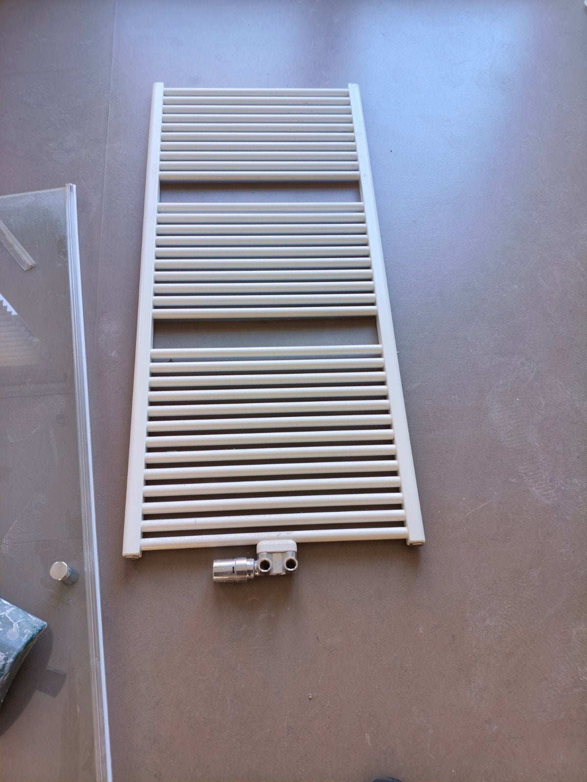 Witte Handdoekradiator - 134x59 cm, Radiator, Ophalen of Verzenden, Zo goed als nieuw, 60 tot 150 cm
